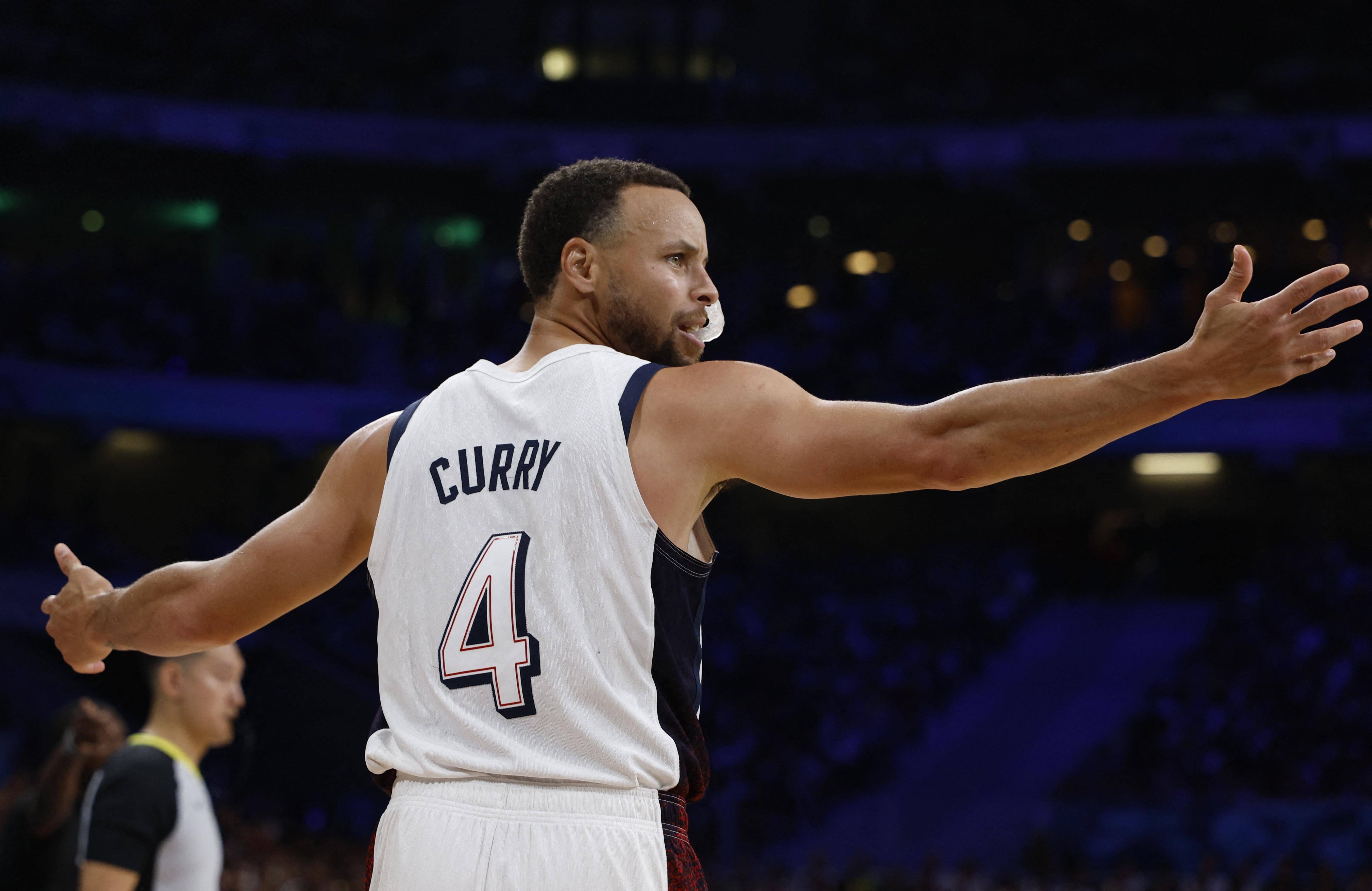 步行者客场横扫马刺开启胜利拉开差距的简单介绍