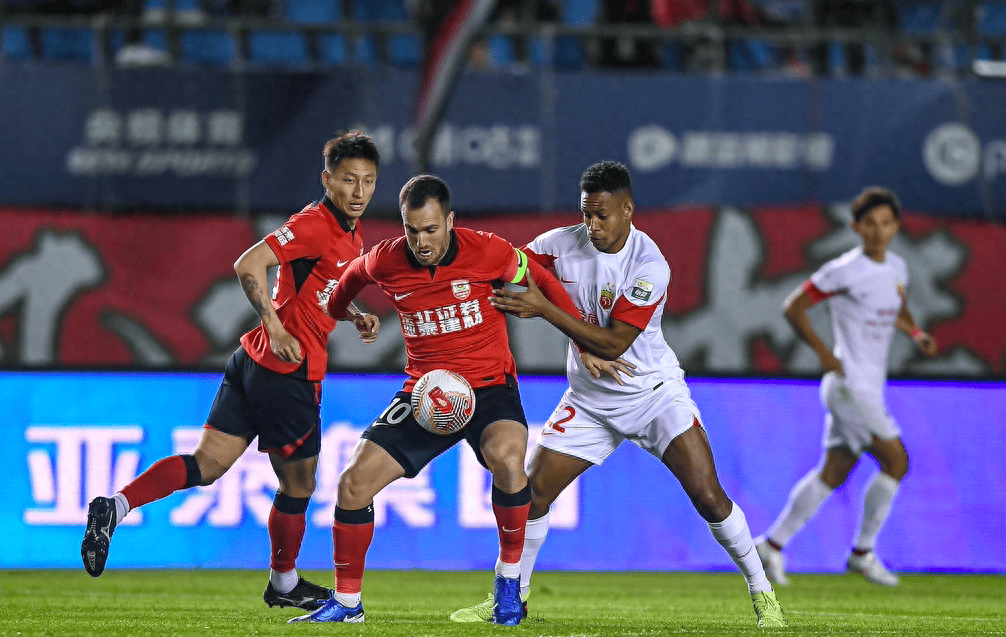 激情四射,中超球队斩获胜利的简单介绍 激情四射,中超球队斩获胜利的简单介绍