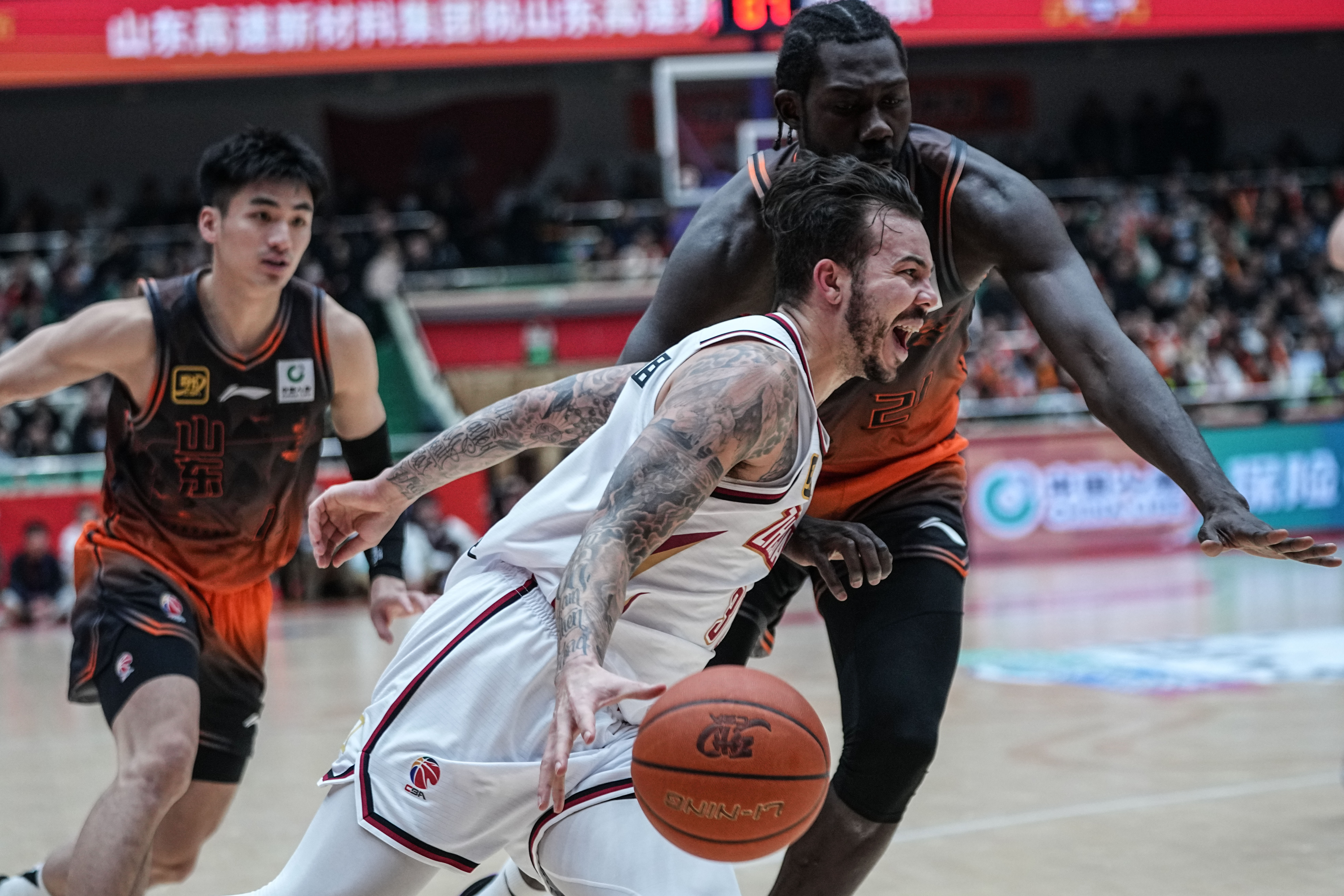 激战燃情，厮杀擂台点燃热血