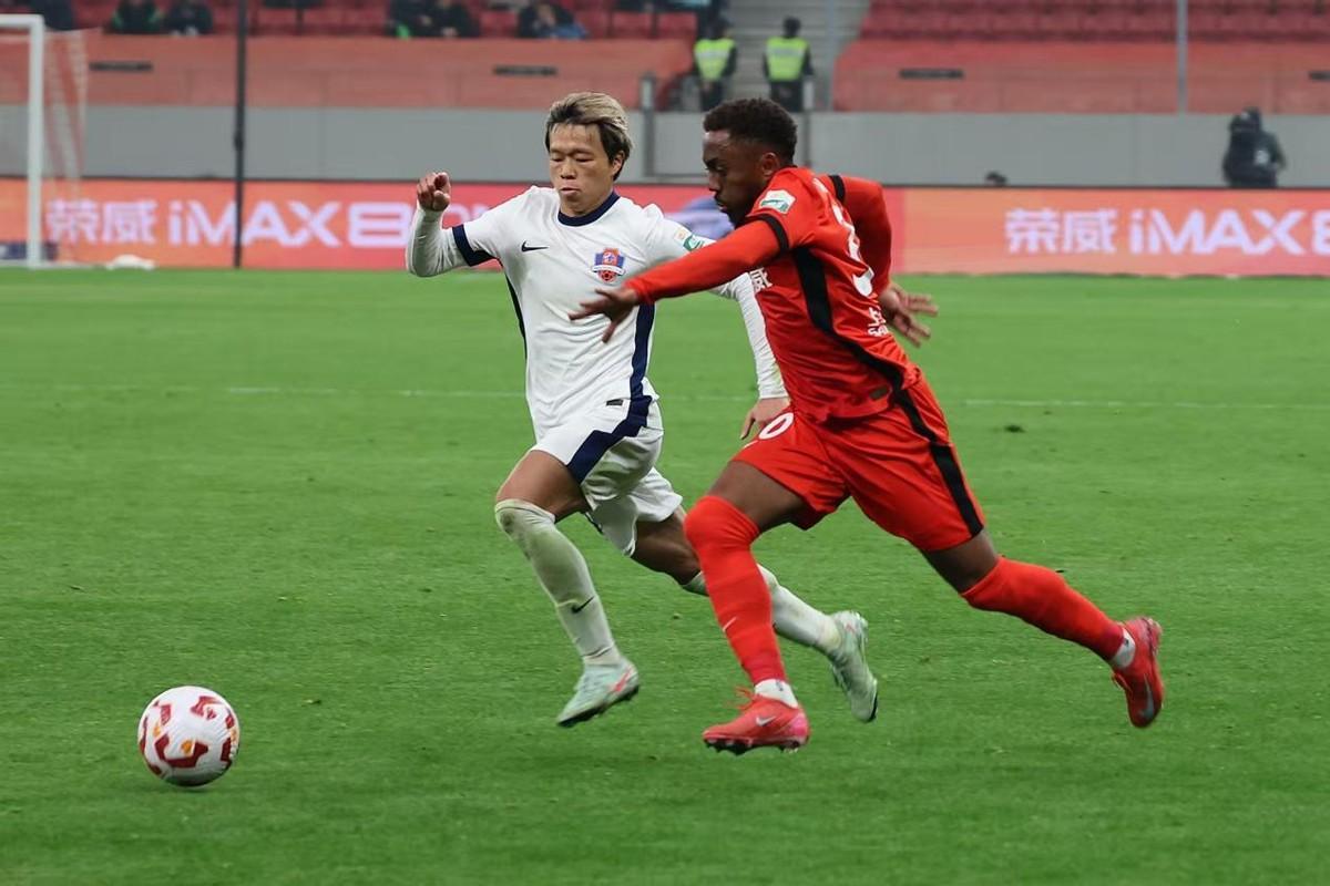 关于上港战胜对手,领跑积分榜排名依旧的信息 关于上港战胜对手,领跑积分榜排名依旧的信息