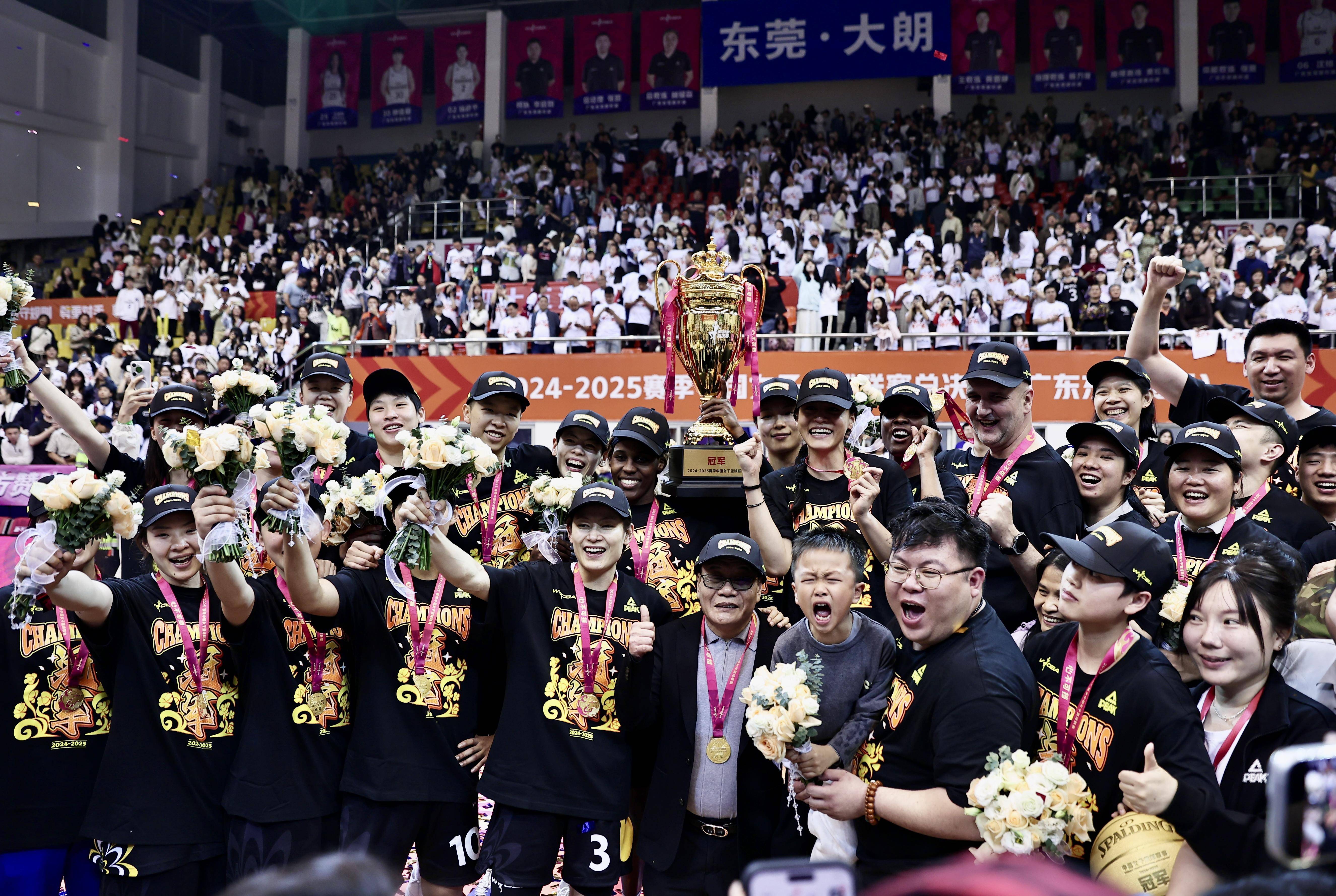 实力强劲的球队胜出卫冕冠军 实力强劲的球队胜出卫冕冠军