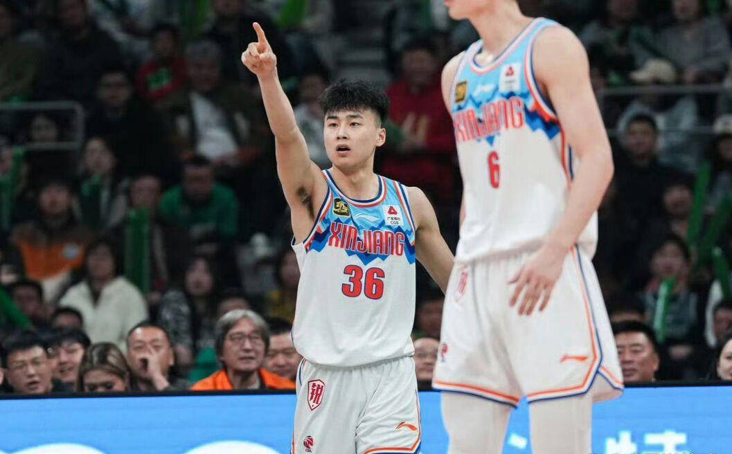 新疆男篮各司其职，整体表现出色