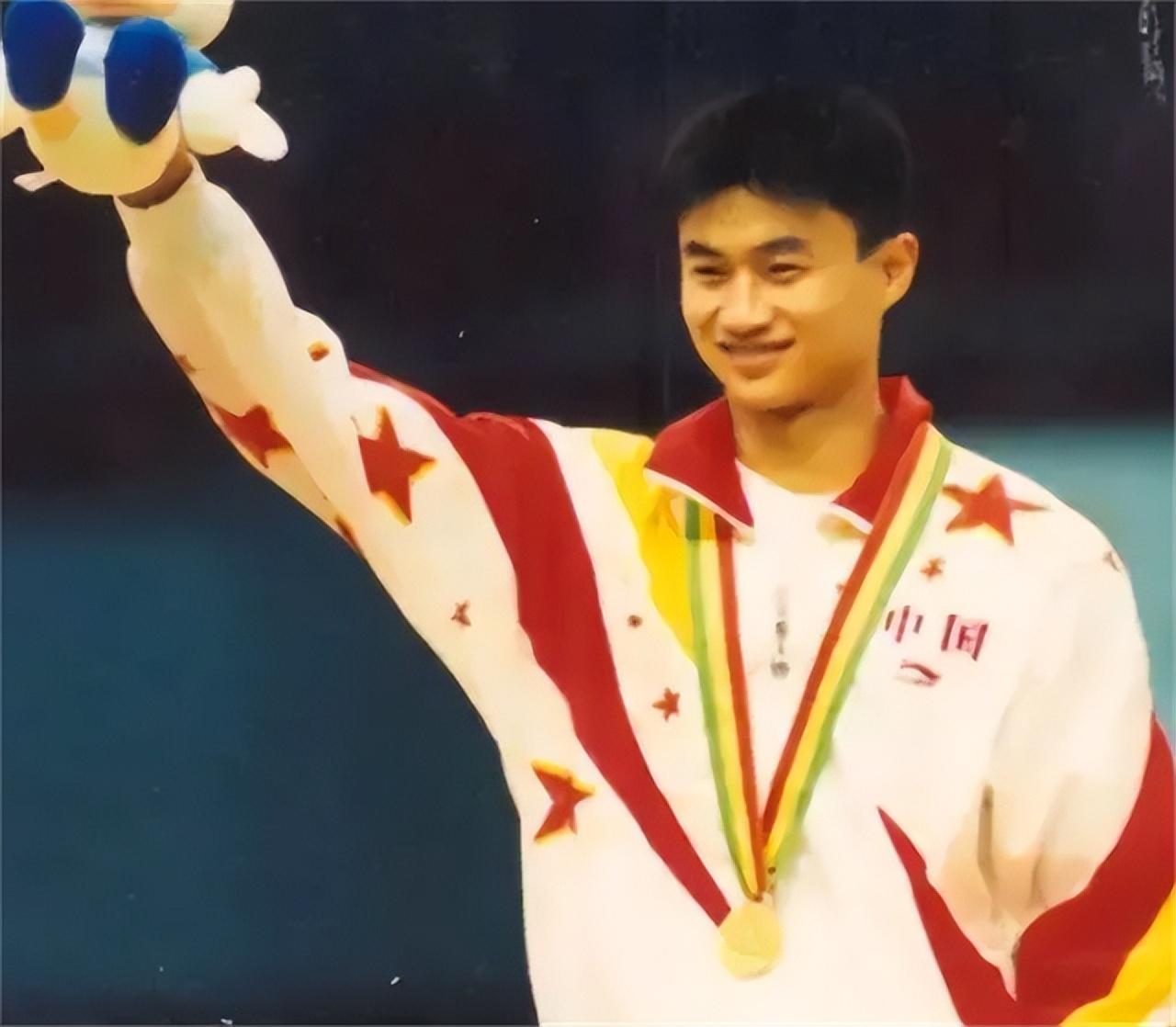 体操冠军再次获得金牌,稳坐榜首 体操冠军再次获得金牌,稳坐榜首