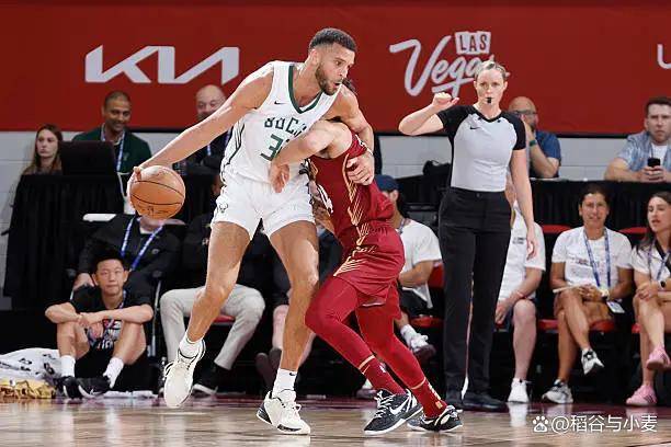 雄鹿遭快船逆转,失去连胜机会 雄鹿遭快船逆转,失去连胜机会
