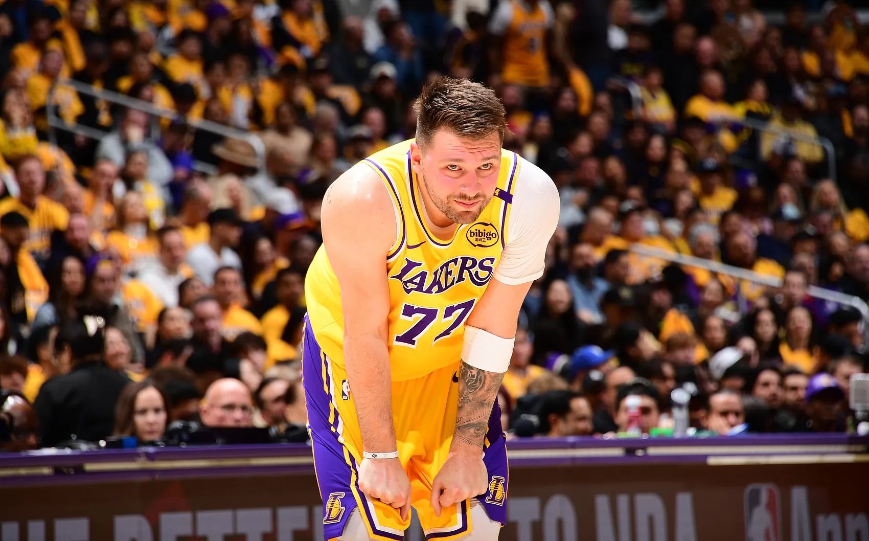 太阳击败独行侠，布克23分全队最佳带队取胜的简单介绍