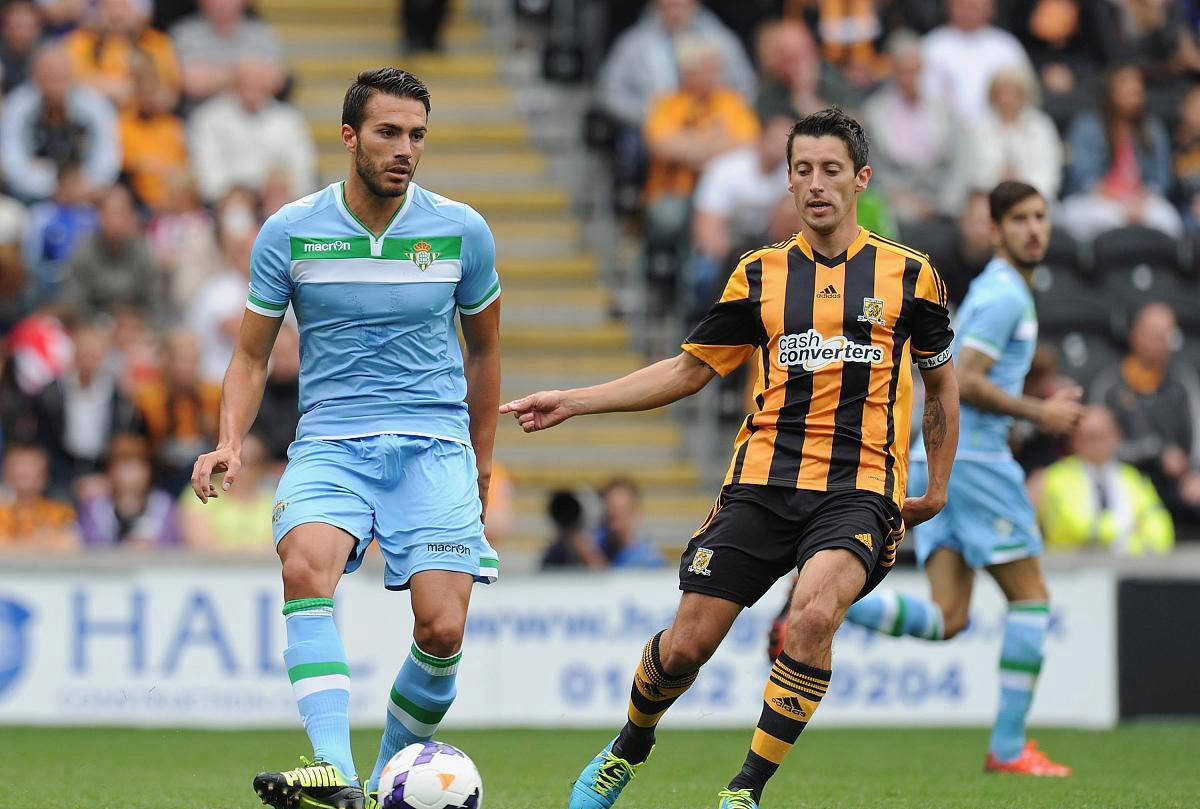 马拉加惊险拿分，客场表现亮眼