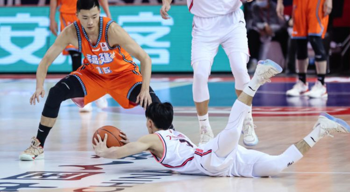 关于福建队后防失误严重，遭遇两连败的信息