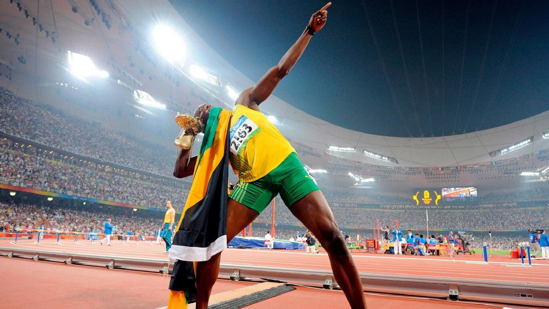 塞恩斯独舞，一记绝杀如何助车队豪取桂冠，并彻底碾压哈斯