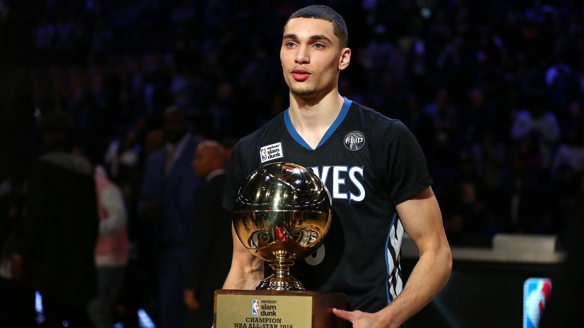 奥丁注视王子公园,当戈麦斯将童话刻入巴黎的雨夜